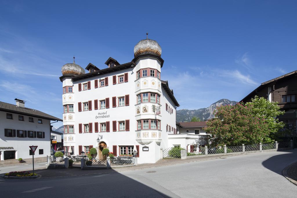 Gasthof Herrnhaus Брикслегг Экстерьер фото